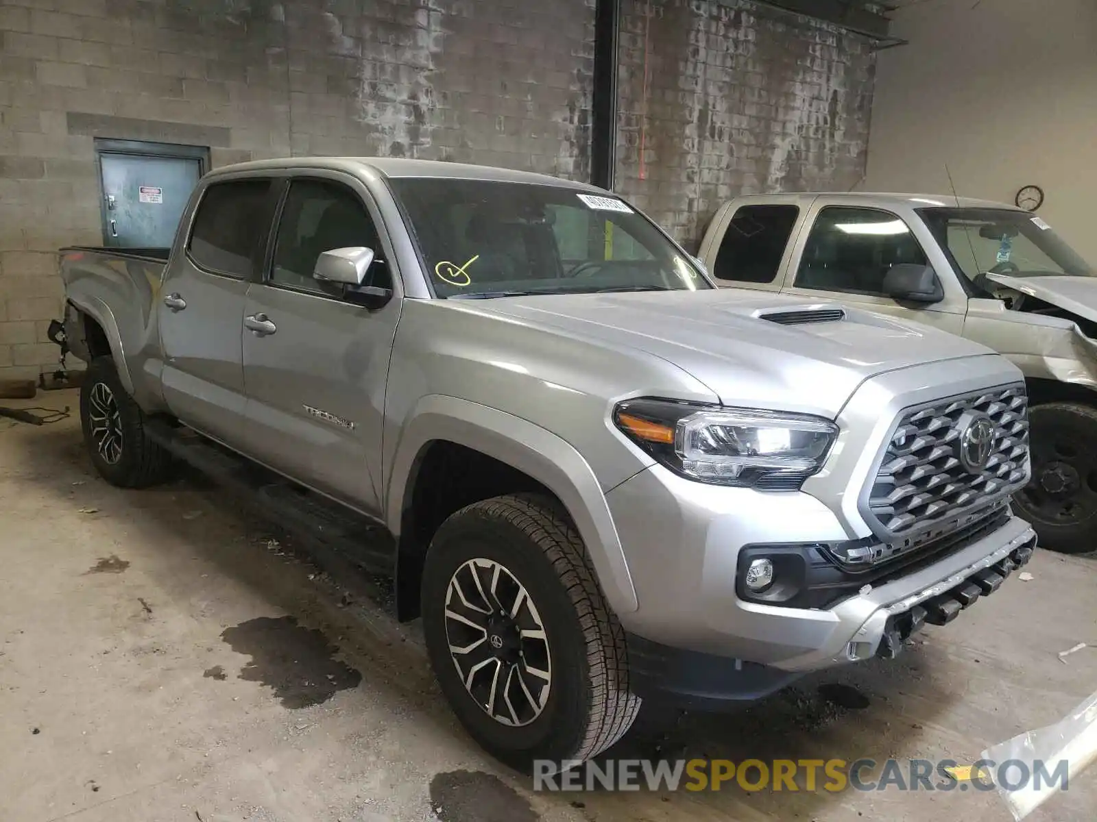 1 Photograph of a damaged car 3TMDZ5BN0LM096310 TOYOTA TACOMA 2020