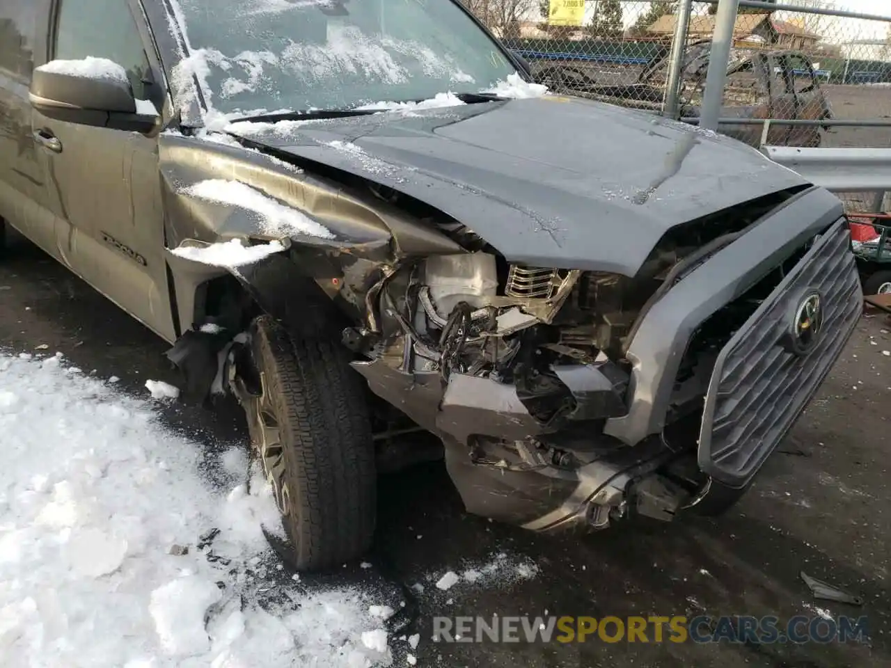 9 Photograph of a damaged car 3TMDZ5BN1LM080312 TOYOTA TACOMA 2020