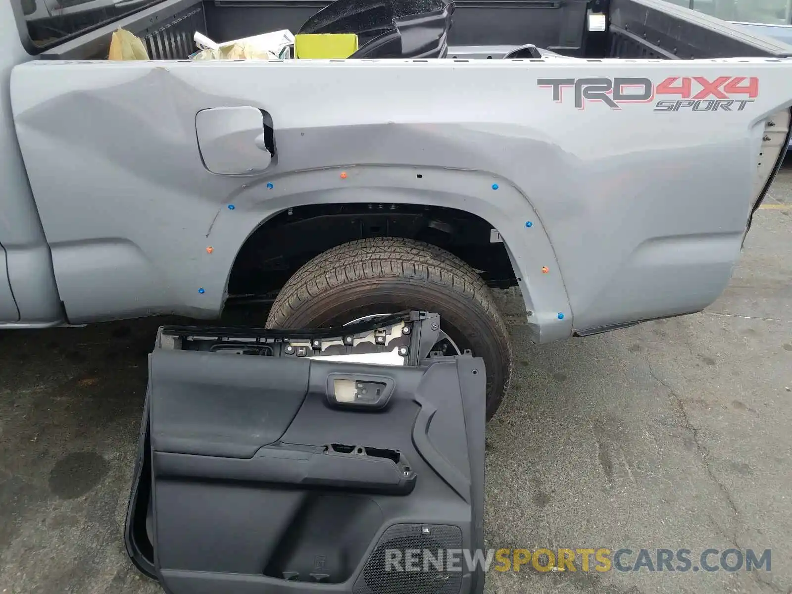 9 Photograph of a damaged car 3TMDZ5BN1LM087471 TOYOTA TACOMA 2020