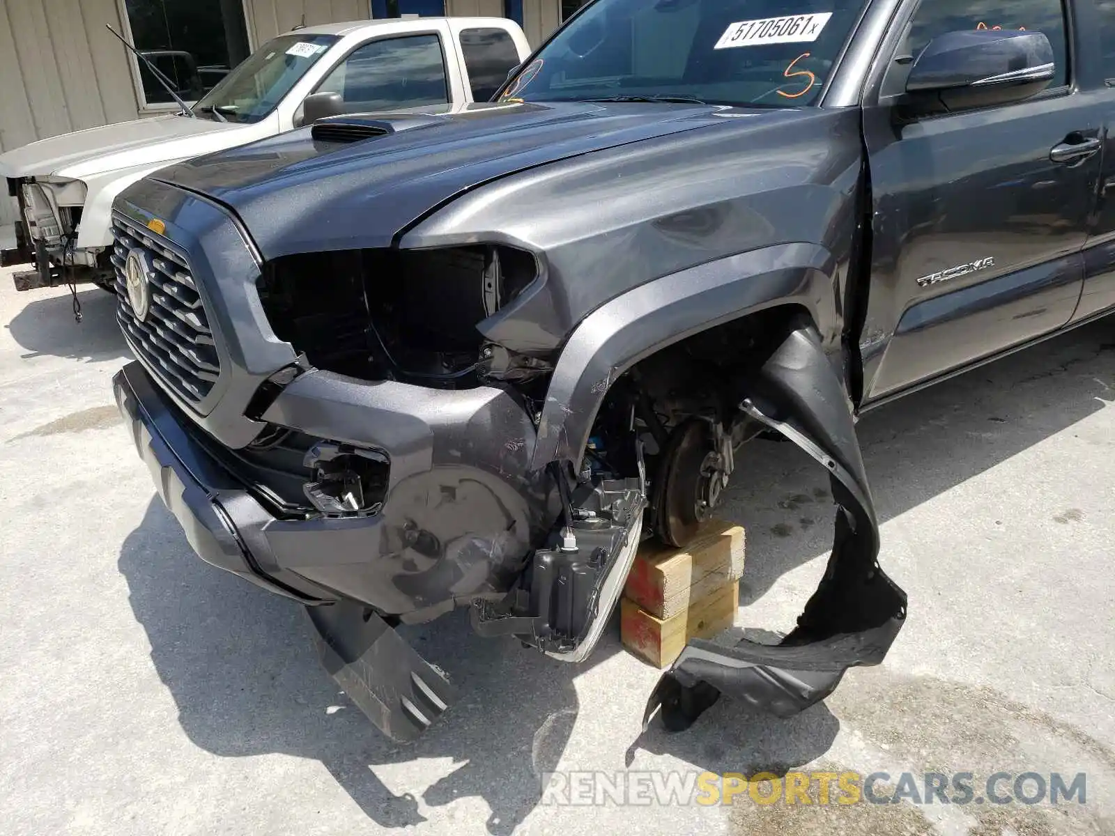 9 Photograph of a damaged car 3TMDZ5BN1LM089592 TOYOTA TACOMA 2020