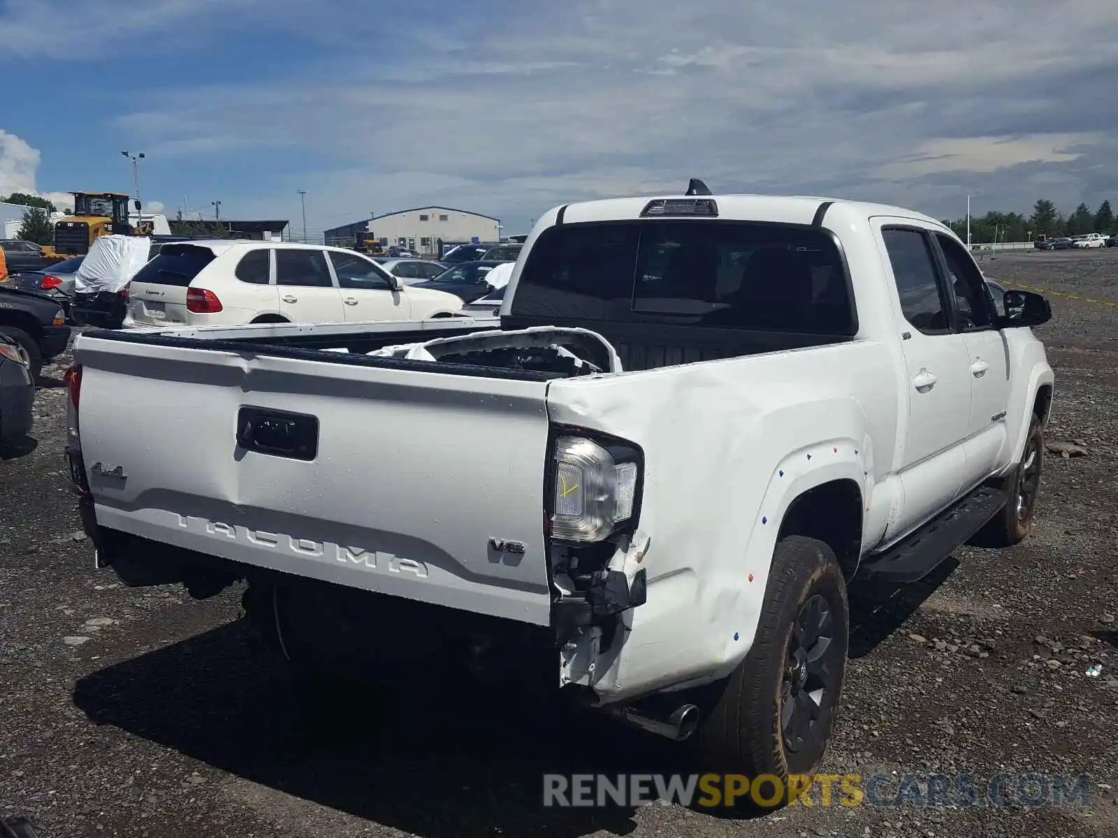 4 Photograph of a damaged car 3TMDZ5BN2LM081212 TOYOTA TACOMA 2020