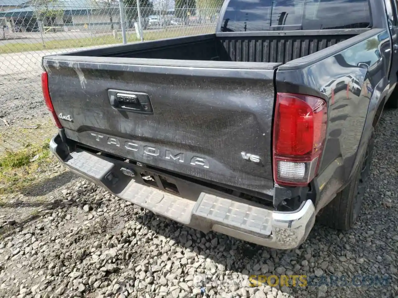 9 Photograph of a damaged car 3TMDZ5BN2LM085633 TOYOTA TACOMA 2020