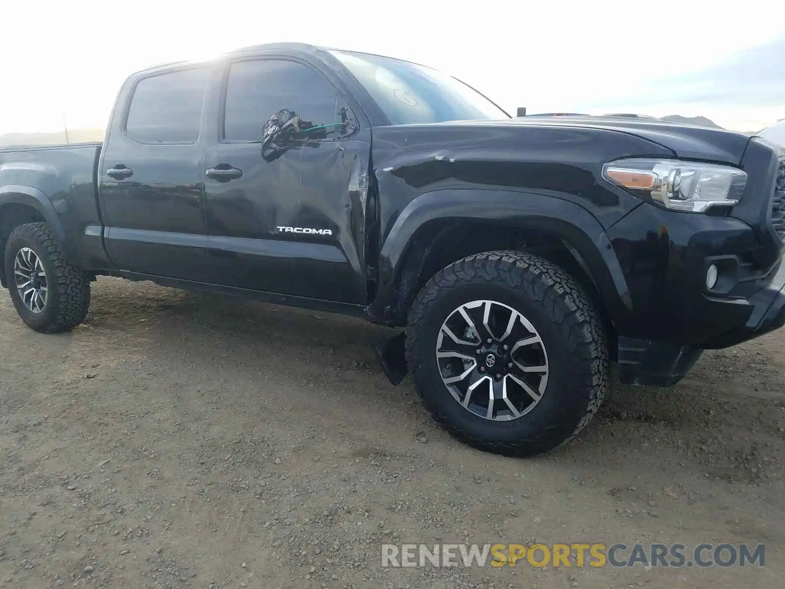 9 Photograph of a damaged car 3TMDZ5BN2LM090105 TOYOTA TACOMA 2020