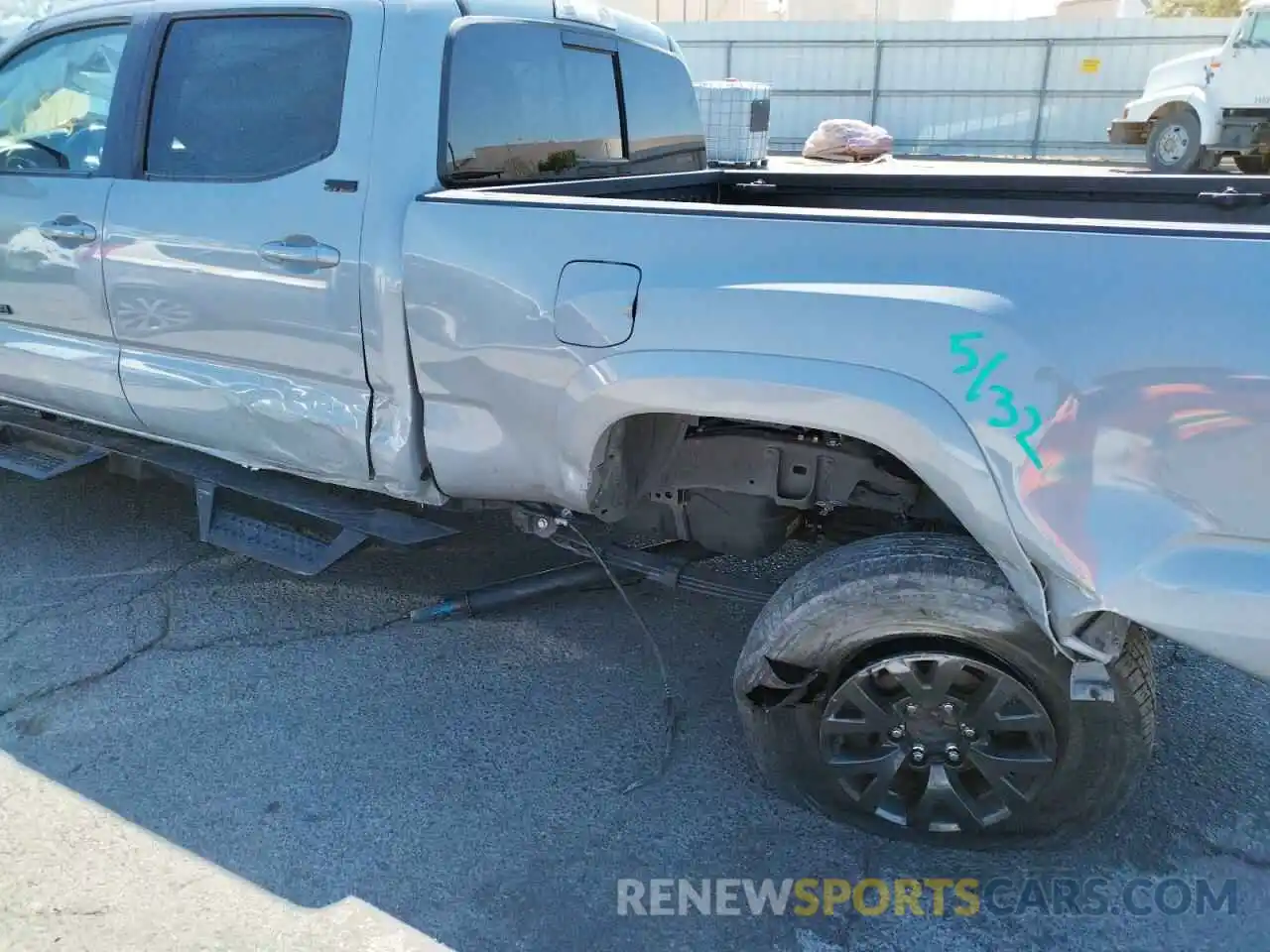 9 Photograph of a damaged car 3TMDZ5BN2LM090895 TOYOTA TACOMA 2020