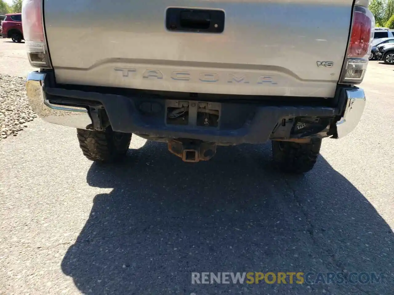 9 Photograph of a damaged car 3TMDZ5BN3LM083048 TOYOTA TACOMA 2020