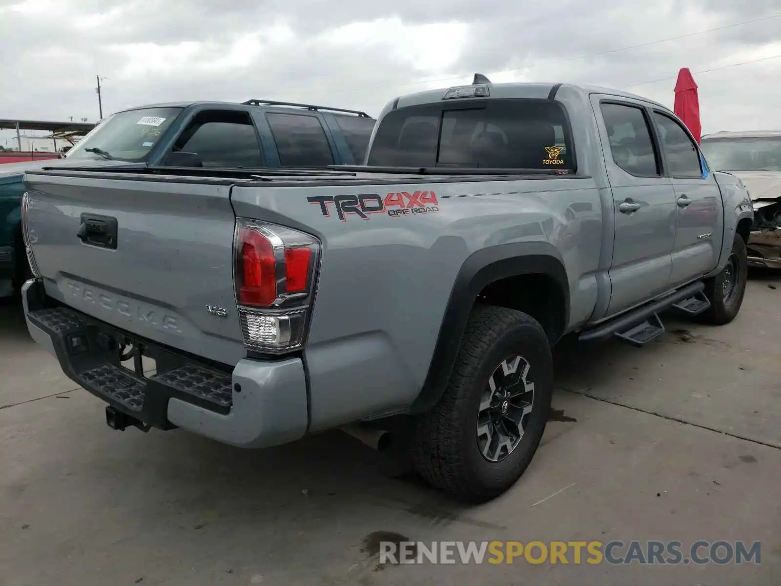 4 Photograph of a damaged car 3TMDZ5BN3LM083907 TOYOTA TACOMA 2020