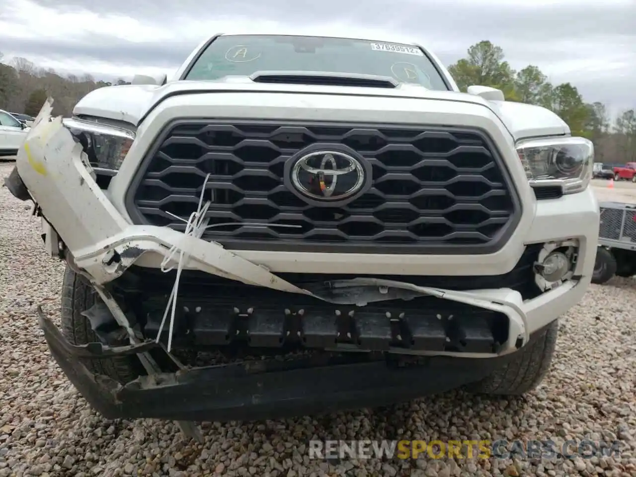 9 Photograph of a damaged car 3TMDZ5BN4LM081826 TOYOTA TACOMA 2020