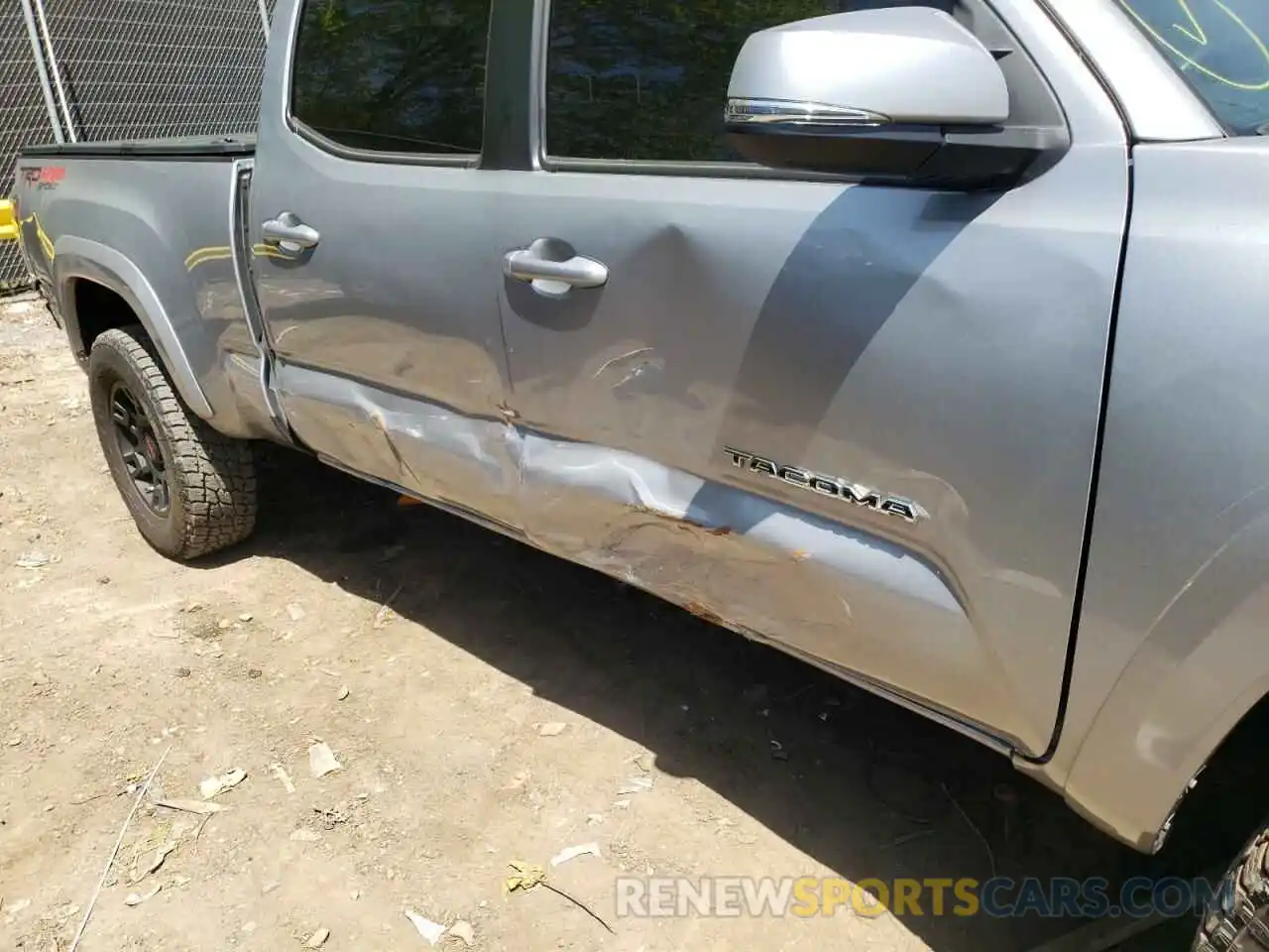 9 Photograph of a damaged car 3TMDZ5BN4LM082717 TOYOTA TACOMA 2020