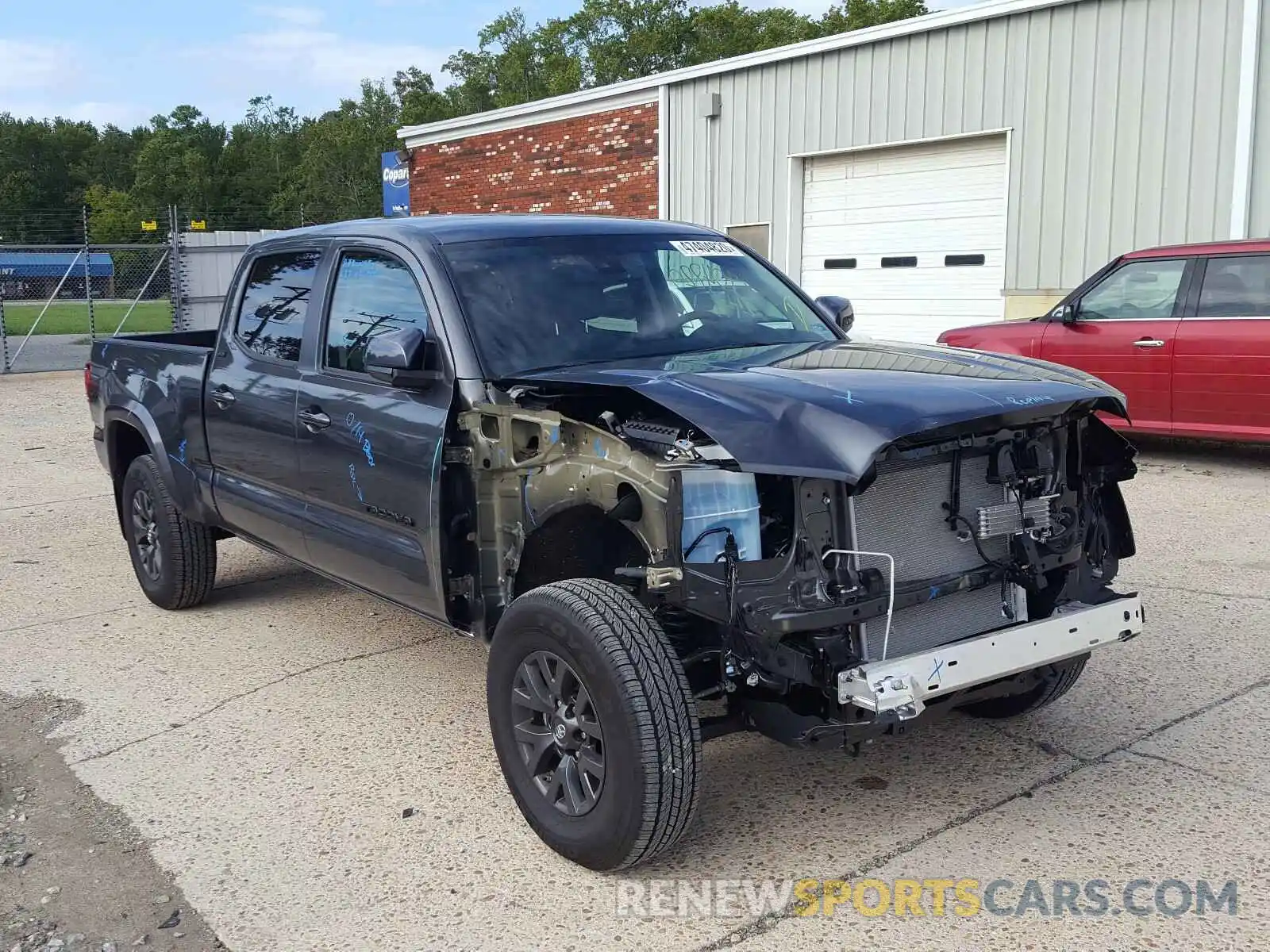 1 Photograph of a damaged car 3TMDZ5BN4LM083415 TOYOTA TACOMA 2020