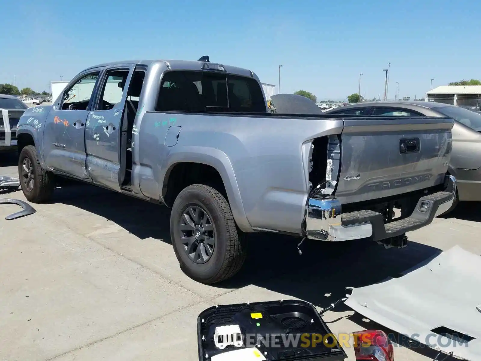 3 Photograph of a damaged car 3TMDZ5BN4LM088534 TOYOTA TACOMA 2020