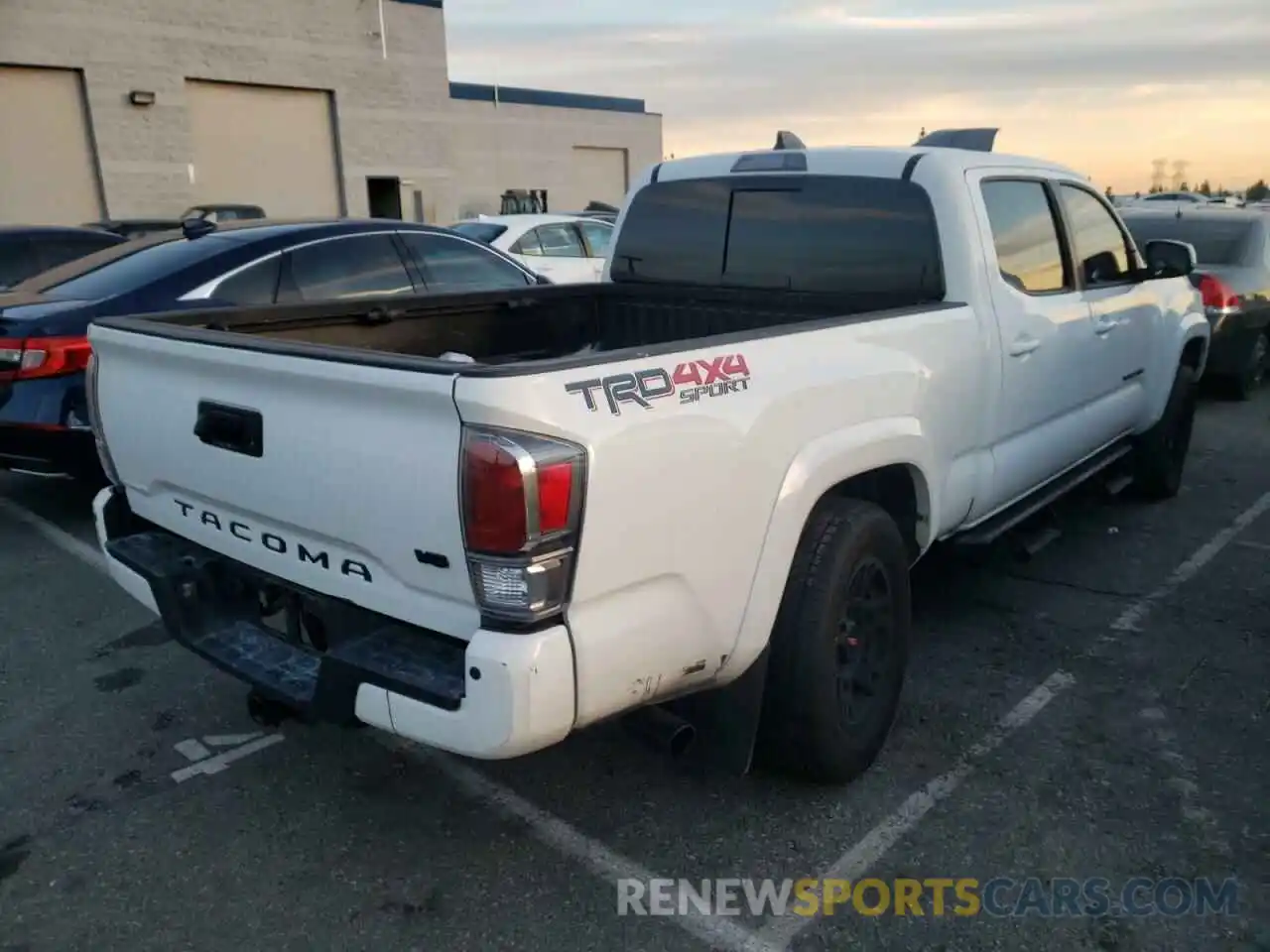 4 Photograph of a damaged car 3TMDZ5BN4LM093183 TOYOTA TACOMA 2020