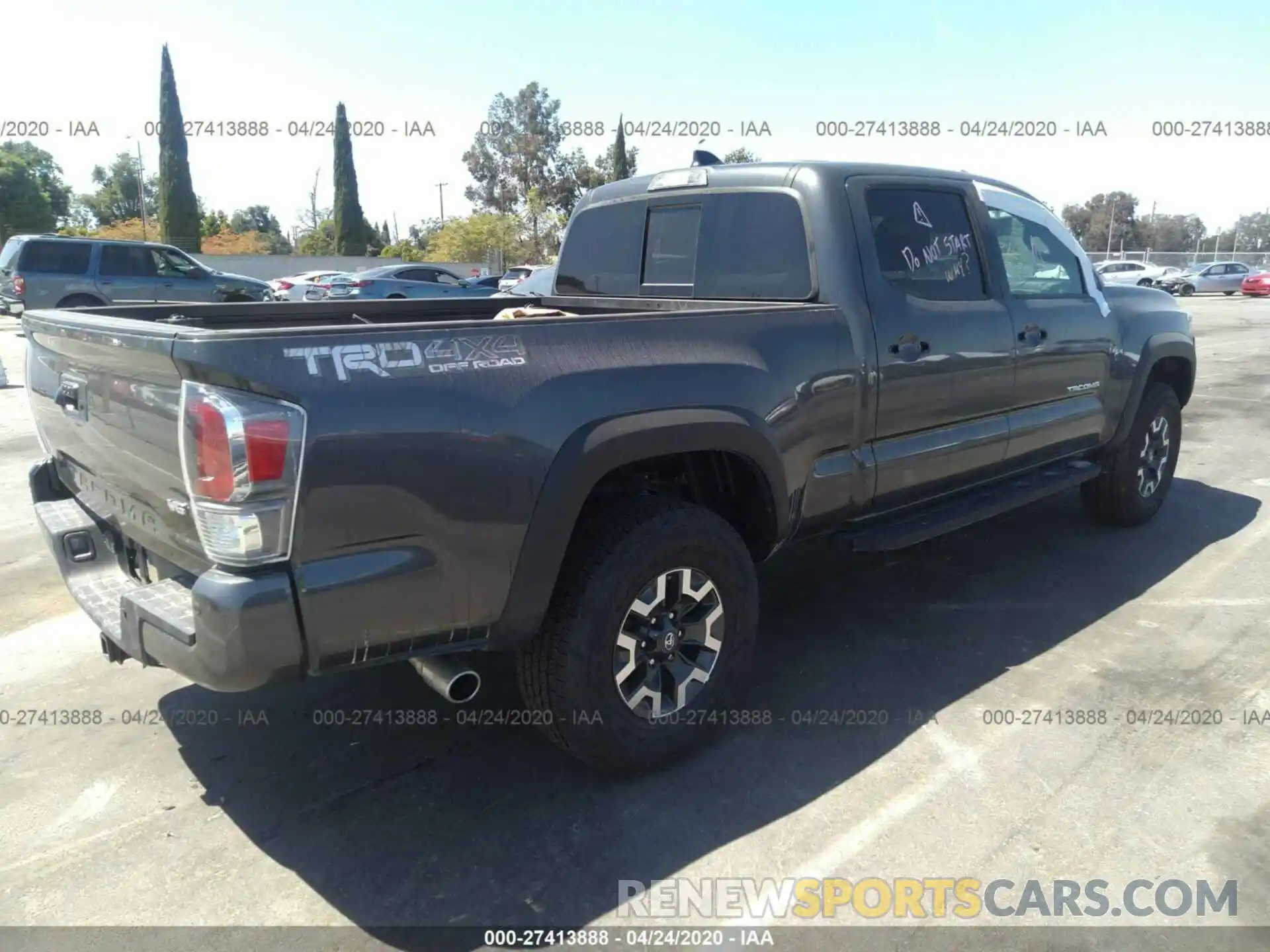 4 Photograph of a damaged car 3TMDZ5BN5LM080717 TOYOTA TACOMA 2020