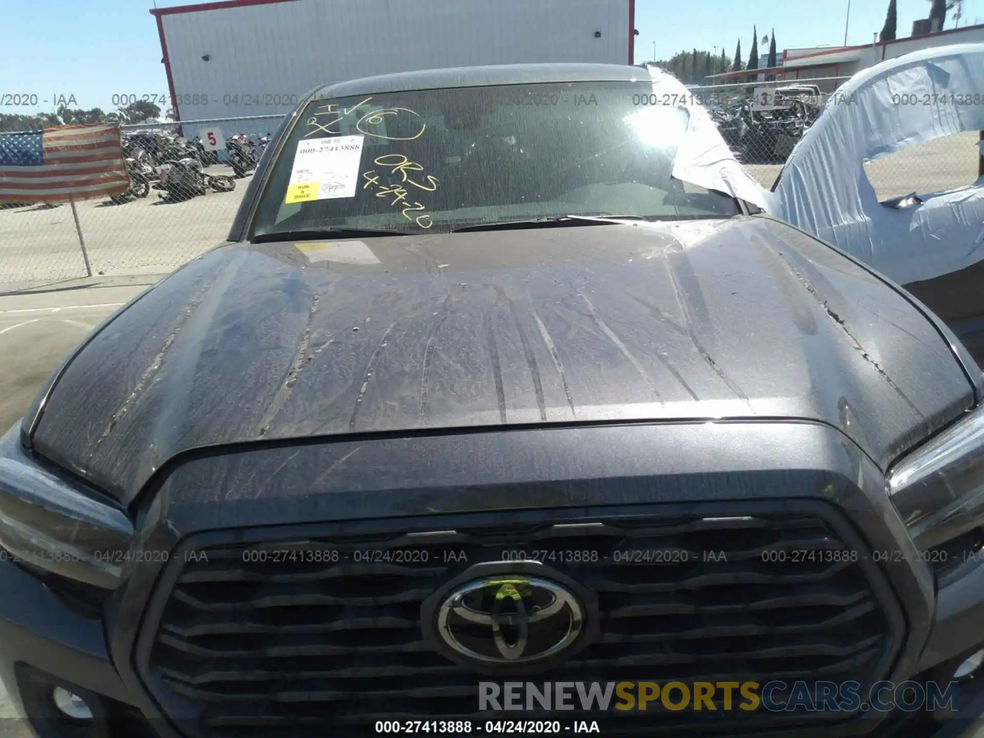 6 Photograph of a damaged car 3TMDZ5BN5LM080717 TOYOTA TACOMA 2020