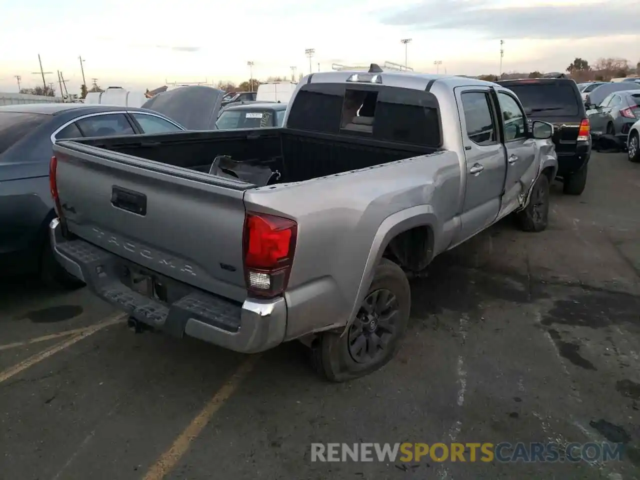 4 Photograph of a damaged car 3TMDZ5BN5LM089546 TOYOTA TACOMA 2020