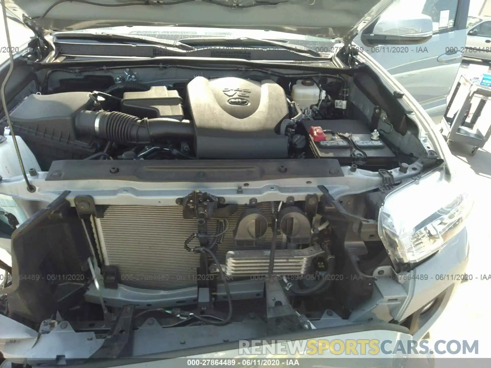 10 Photograph of a damaged car 3TMDZ5BN6LM084100 TOYOTA TACOMA 2020