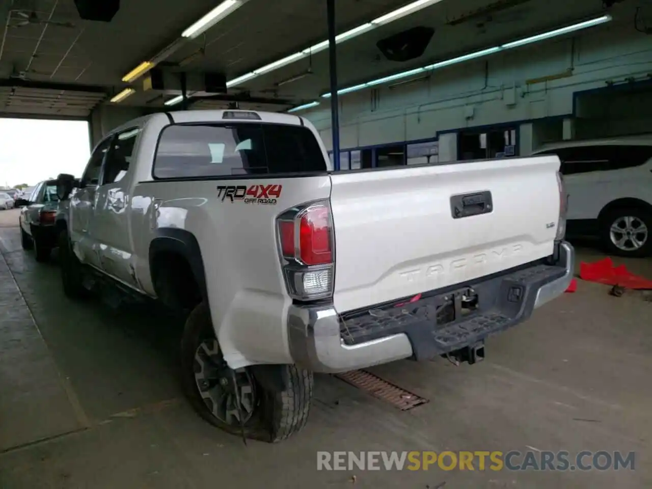 3 Photograph of a damaged car 3TMDZ5BN6LM094738 TOYOTA TACOMA 2020