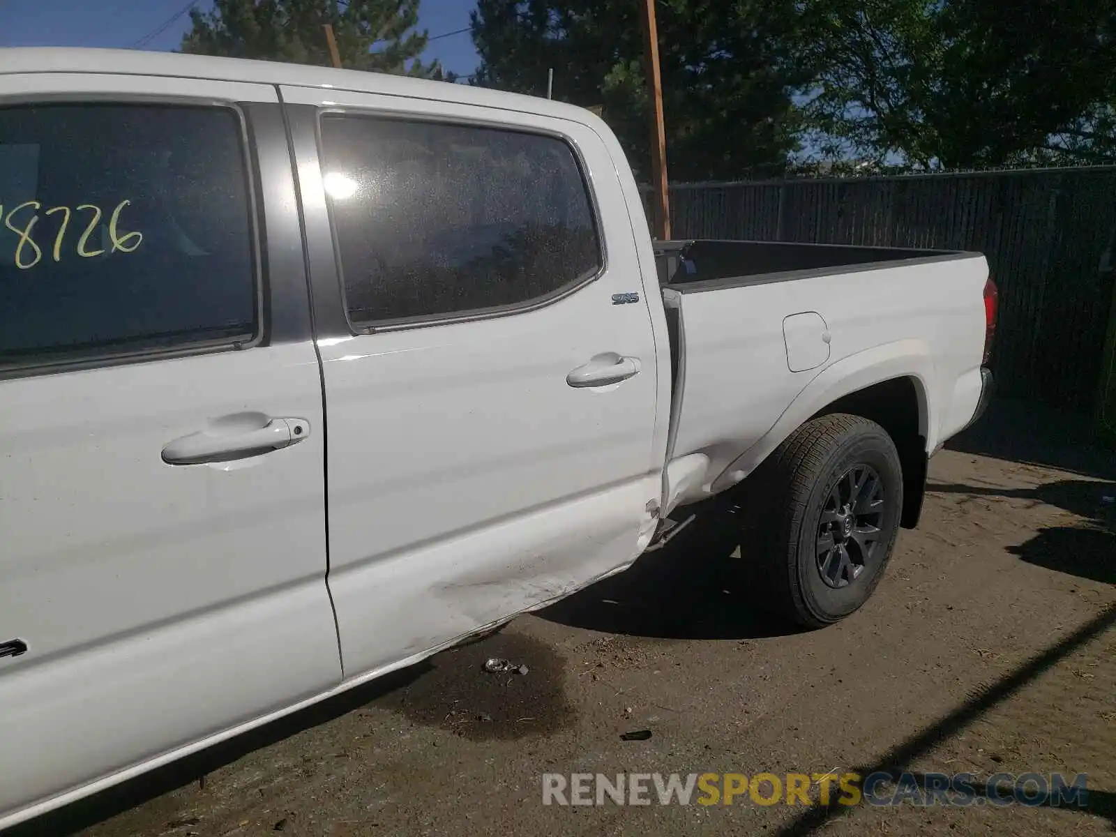 9 Photograph of a damaged car 3TMDZ5BN7LM084073 TOYOTA TACOMA 2020