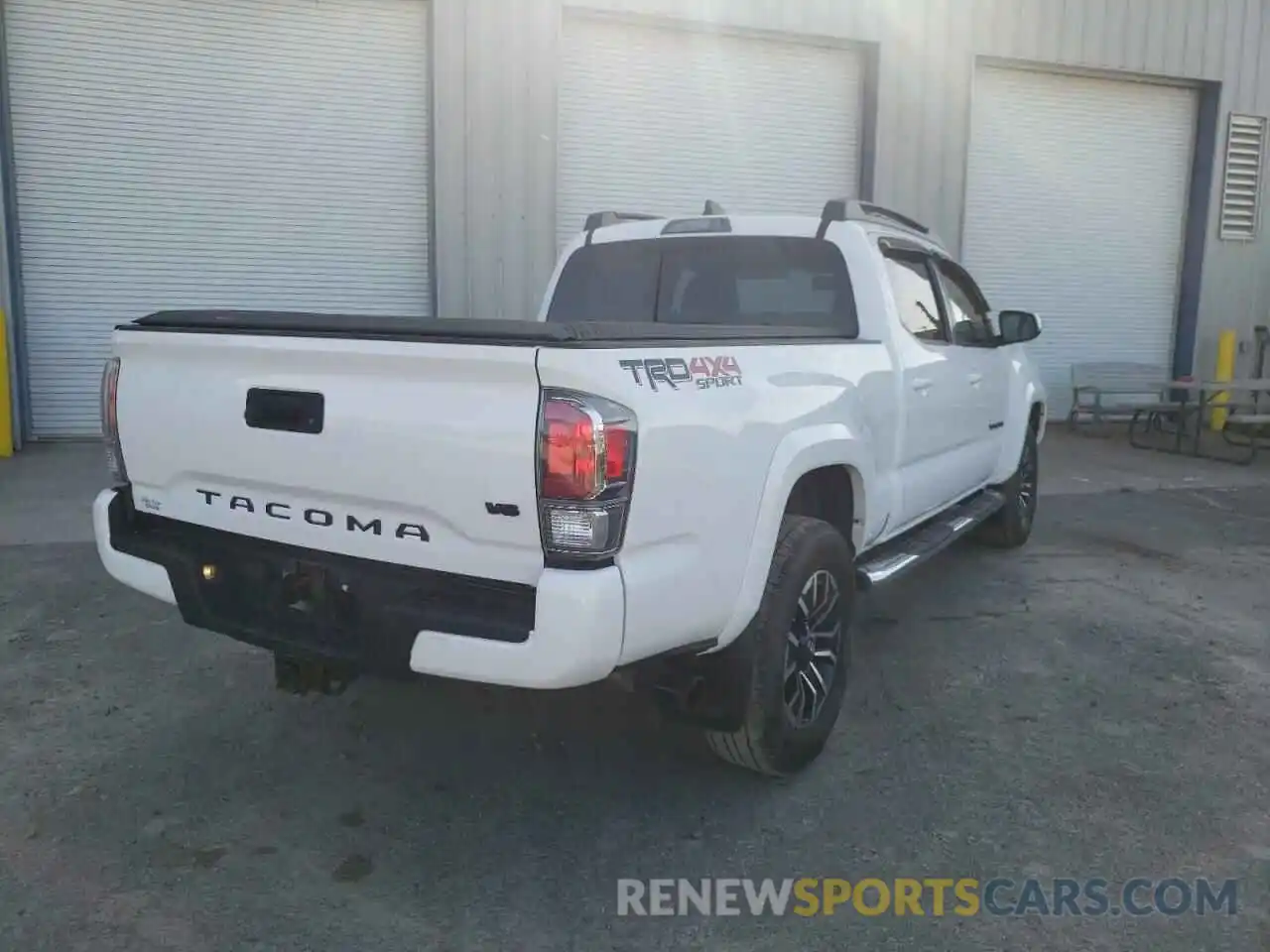 4 Photograph of a damaged car 3TMDZ5BN8LM081229 TOYOTA TACOMA 2020