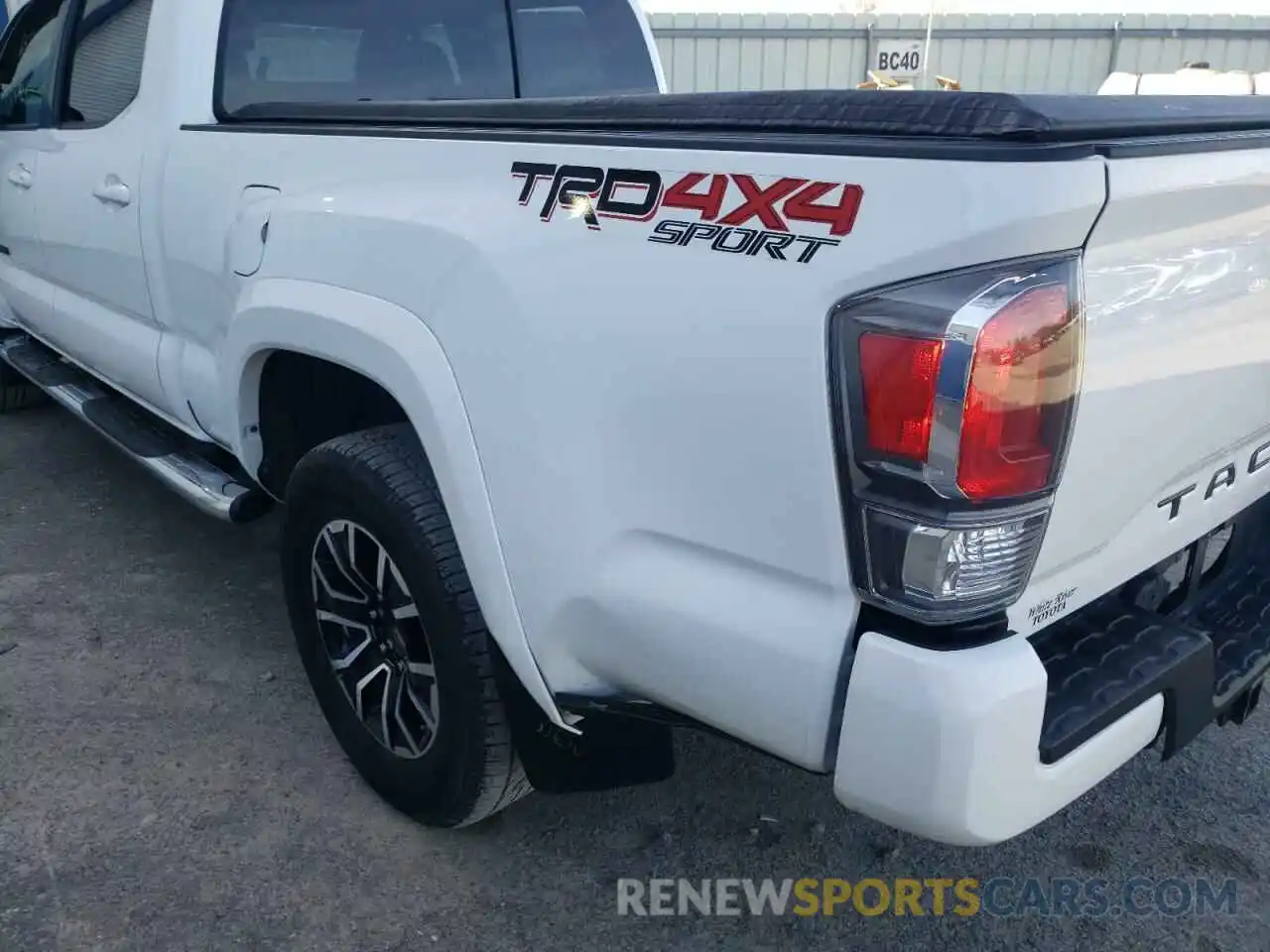 9 Photograph of a damaged car 3TMDZ5BN8LM081229 TOYOTA TACOMA 2020