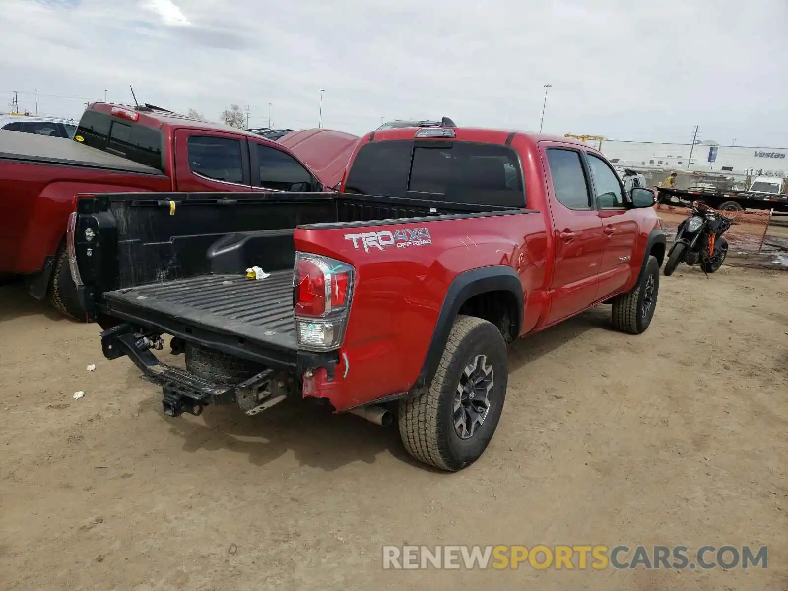 4 Photograph of a damaged car 3TMDZ5BN8LM081389 TOYOTA TACOMA 2020