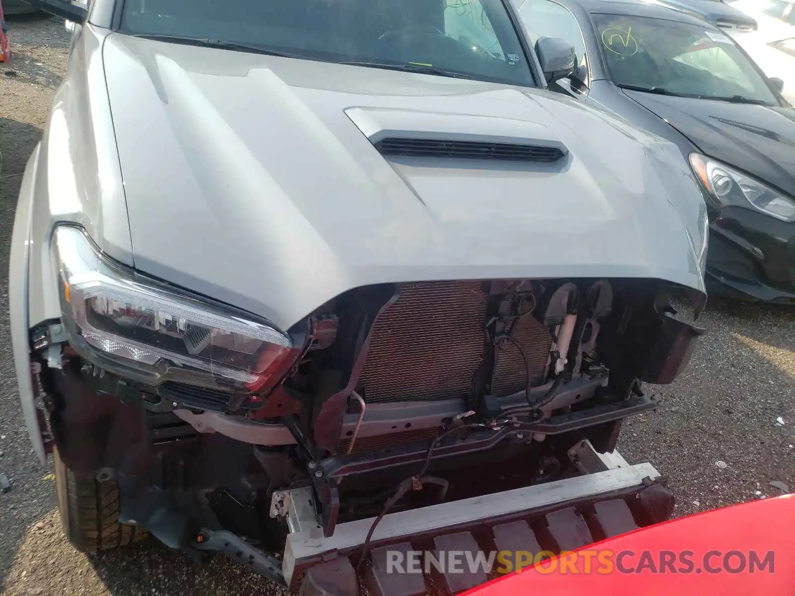 9 Photograph of a damaged car 3TMDZ5BN8LM092425 TOYOTA TACOMA 2020