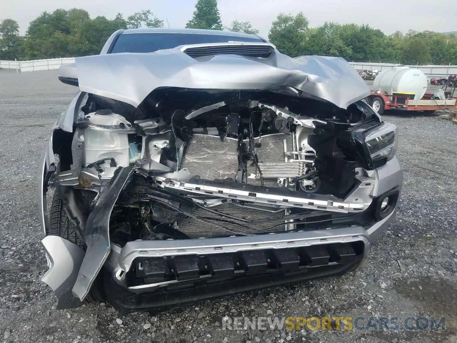 9 Photograph of a damaged car 3TMDZ5BN9LM081188 TOYOTA TACOMA 2020