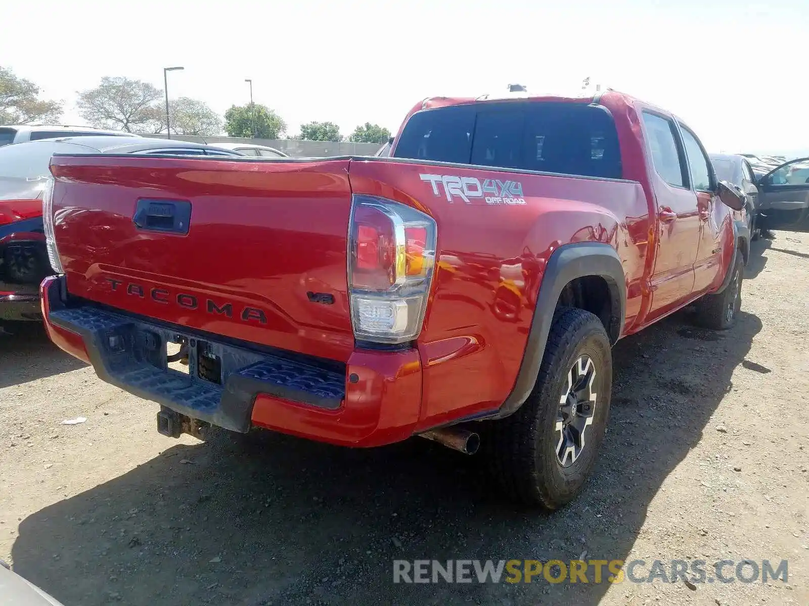 4 Photograph of a damaged car 3TMDZ5BNXLM080275 TOYOTA TACOMA 2020