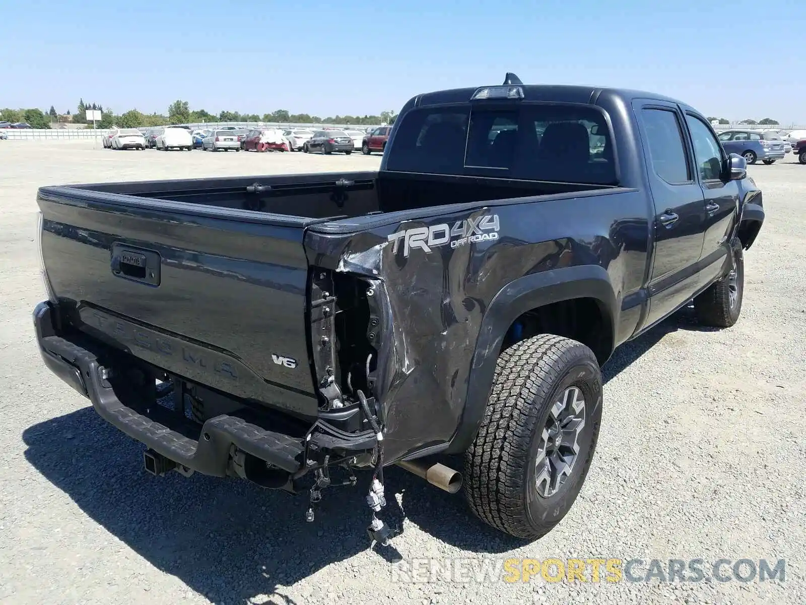 4 Photograph of a damaged car 3TMDZ5BNXLM081796 TOYOTA TACOMA 2020