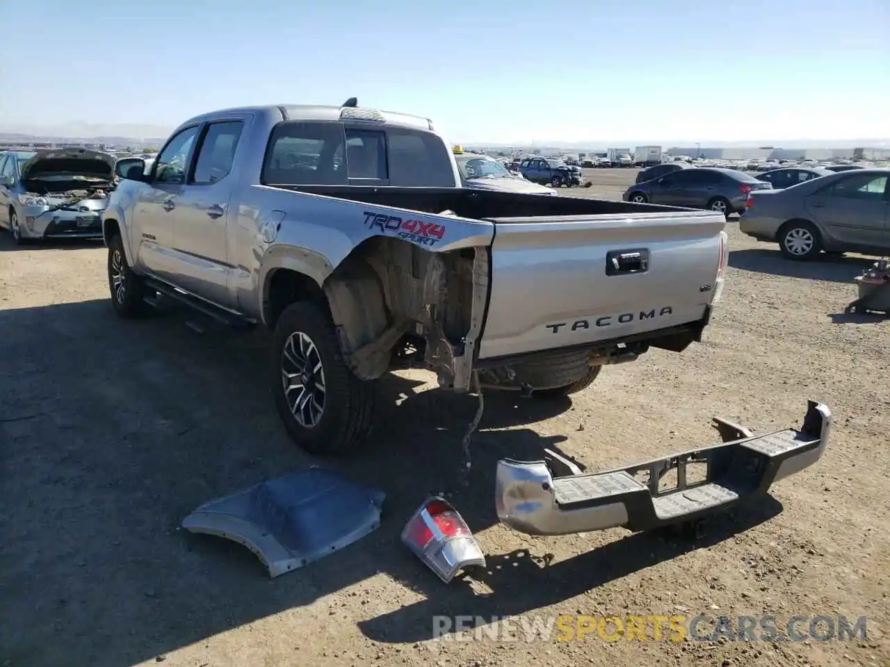 3 Photograph of a damaged car 3TMDZ5BNXLM083533 TOYOTA TACOMA 2020