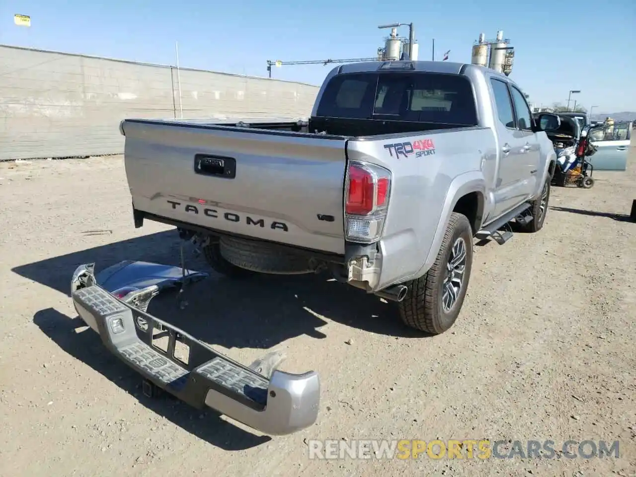 4 Photograph of a damaged car 3TMDZ5BNXLM083533 TOYOTA TACOMA 2020