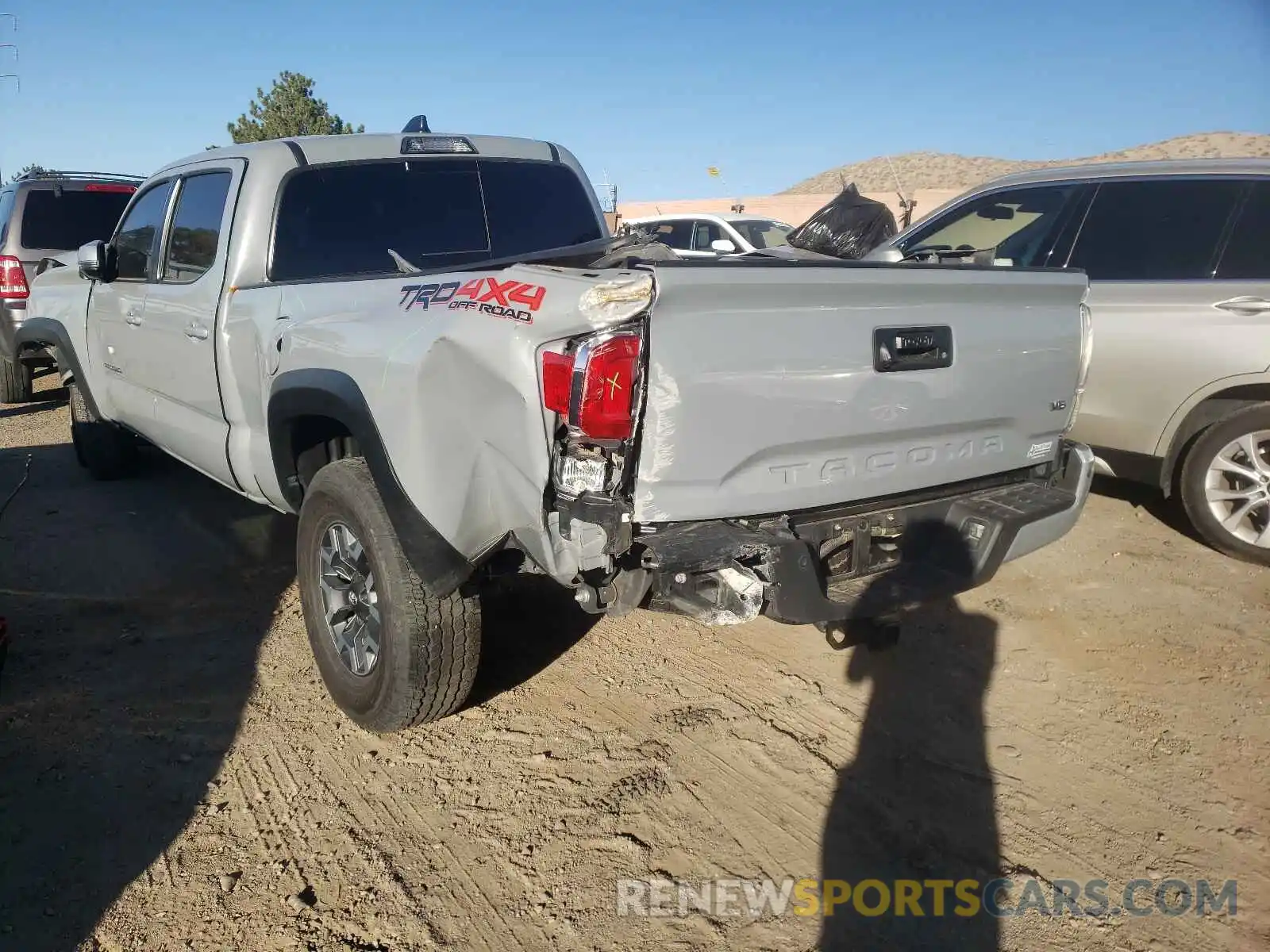 3 Photograph of a damaged car 3TMDZ5BNXLM088540 TOYOTA TACOMA 2020