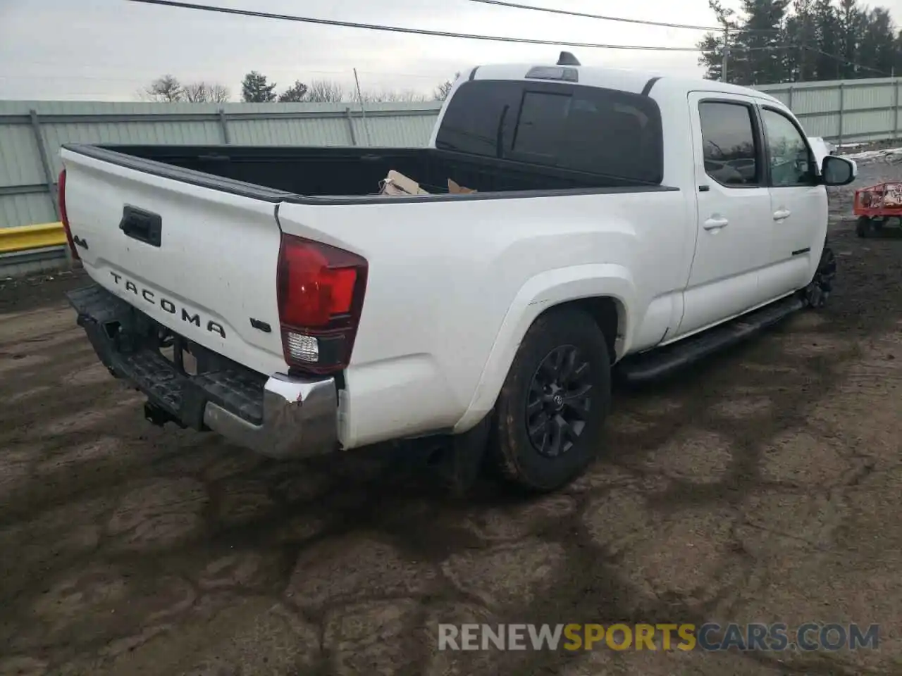 4 Photograph of a damaged car 3TMDZ5BNXLM092507 TOYOTA TACOMA 2020