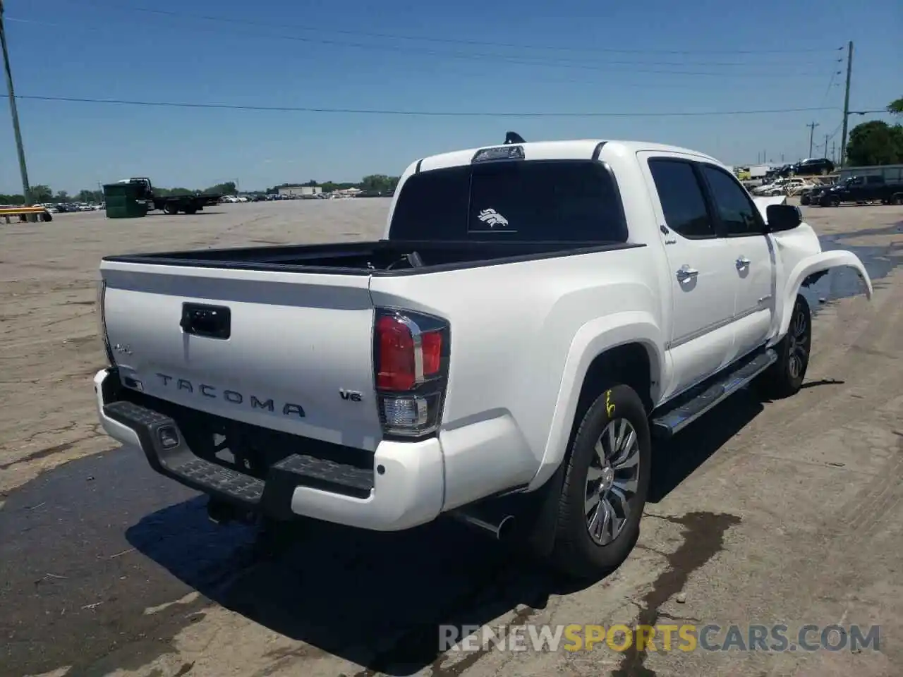 4 Photograph of a damaged car 3TMGZ5AN0LM316317 TOYOTA TACOMA 2020