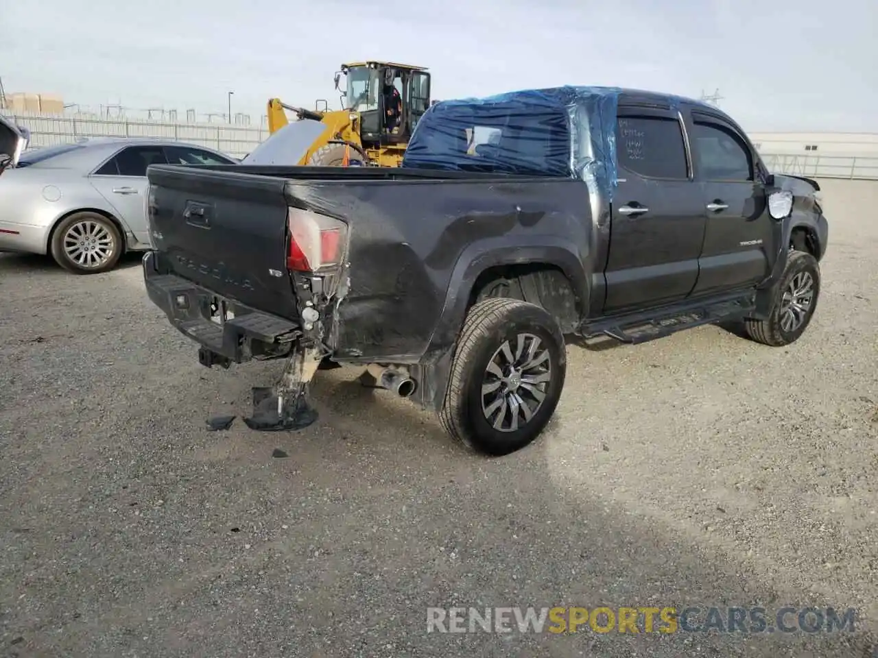 4 Photograph of a damaged car 3TMGZ5AN1LM311675 TOYOTA TACOMA 2020