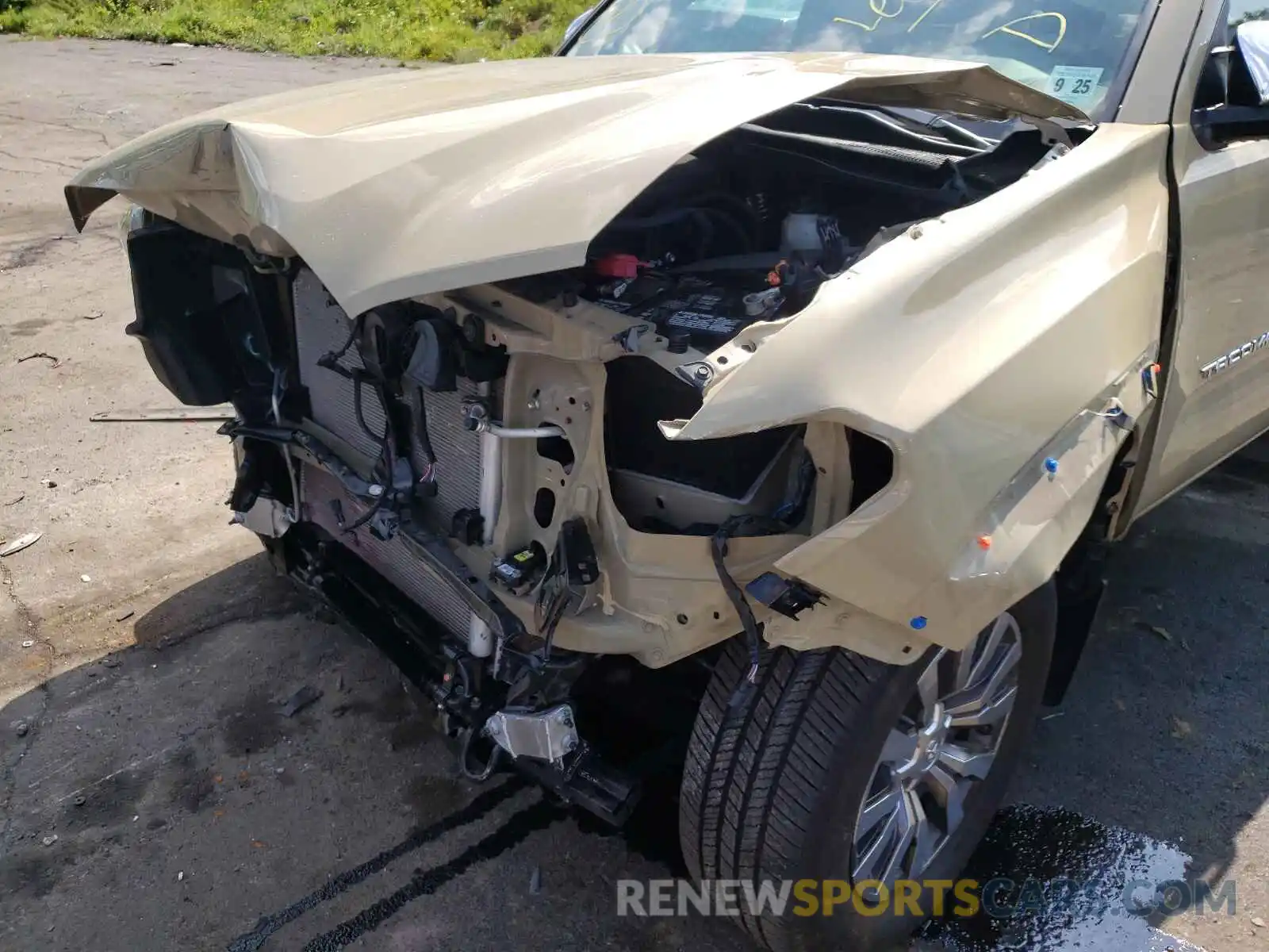 9 Photograph of a damaged car 3TMGZ5AN2LM357029 TOYOTA TACOMA 2020