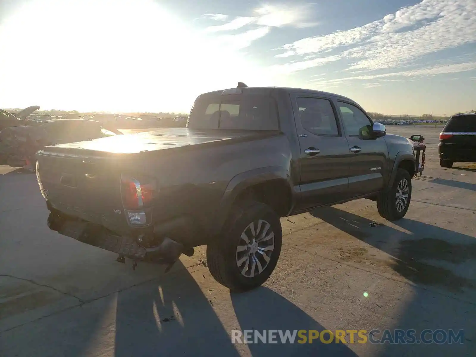 4 Photograph of a damaged car 3TMGZ5AN4LM316000 TOYOTA TACOMA 2020