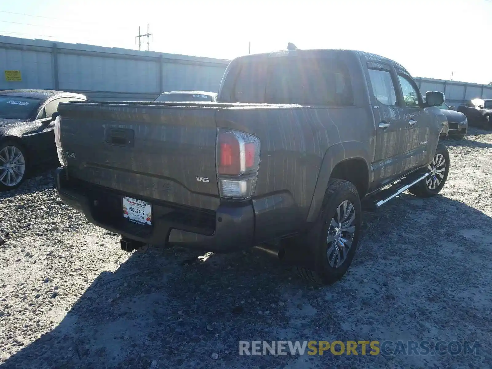 4 Photograph of a damaged car 3TMGZ5AN6LM333445 TOYOTA TACOMA 2020