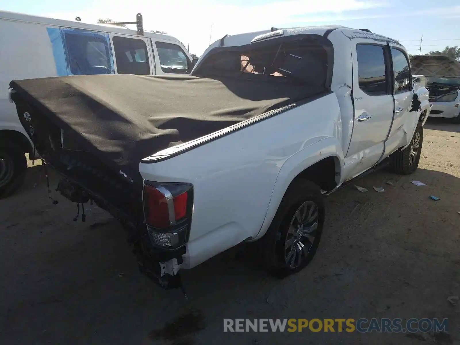 4 Photograph of a damaged car 3TMGZ5AN6LM337415 TOYOTA TACOMA 2020