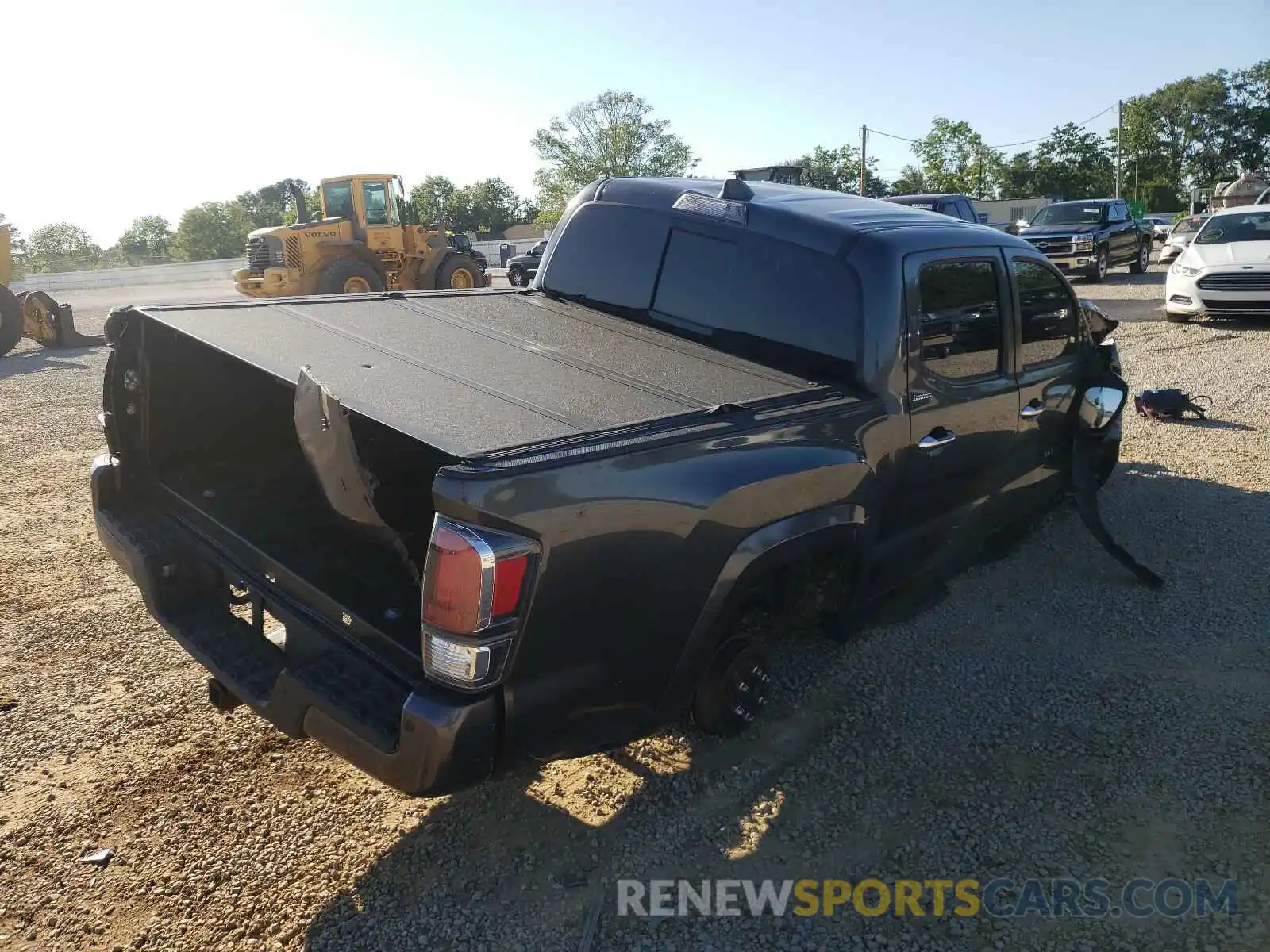 4 Photograph of a damaged car 3TMGZ5AN6LM346678 TOYOTA TACOMA 2020