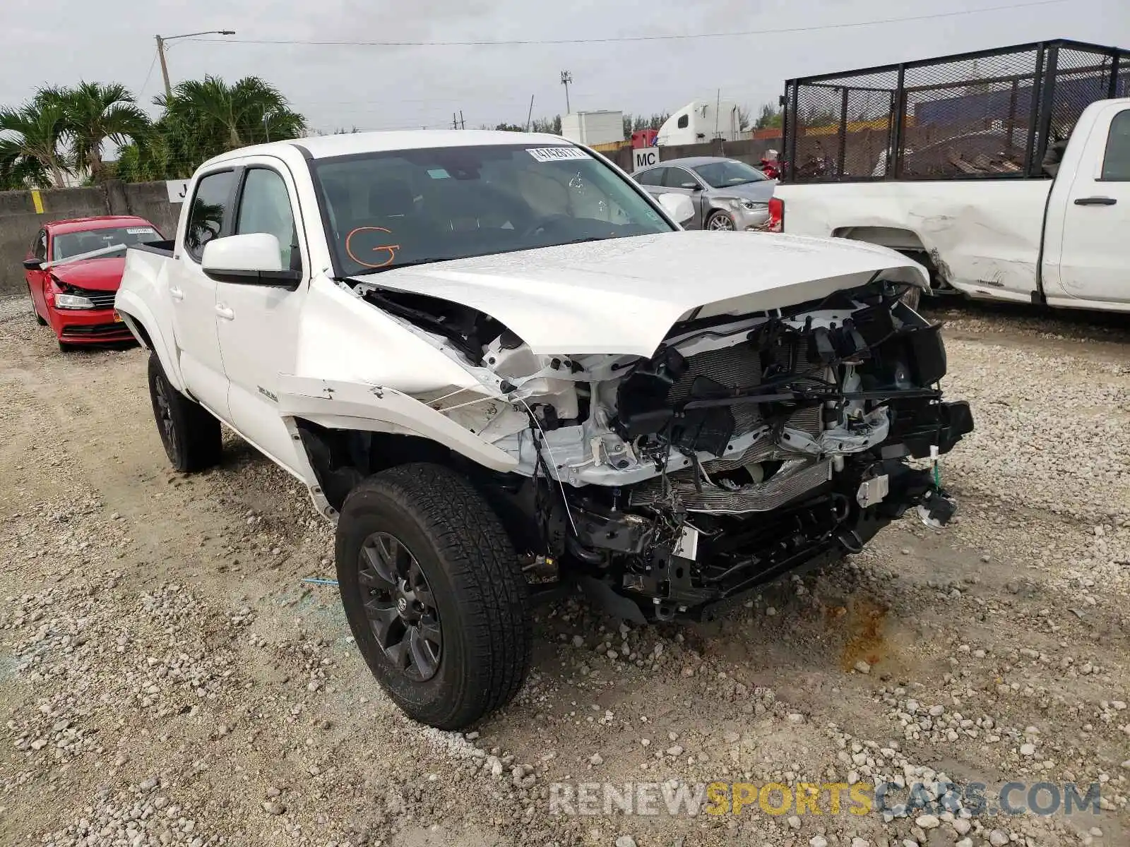 1 Photograph of a damaged car 3TYAZ5CN1LT002327 TOYOTA TACOMA 2020