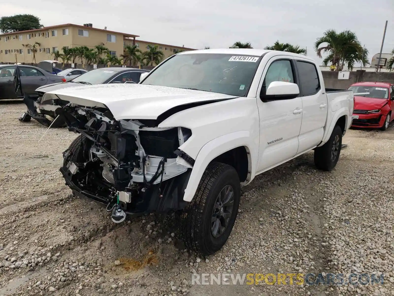 2 Photograph of a damaged car 3TYAZ5CN1LT002327 TOYOTA TACOMA 2020