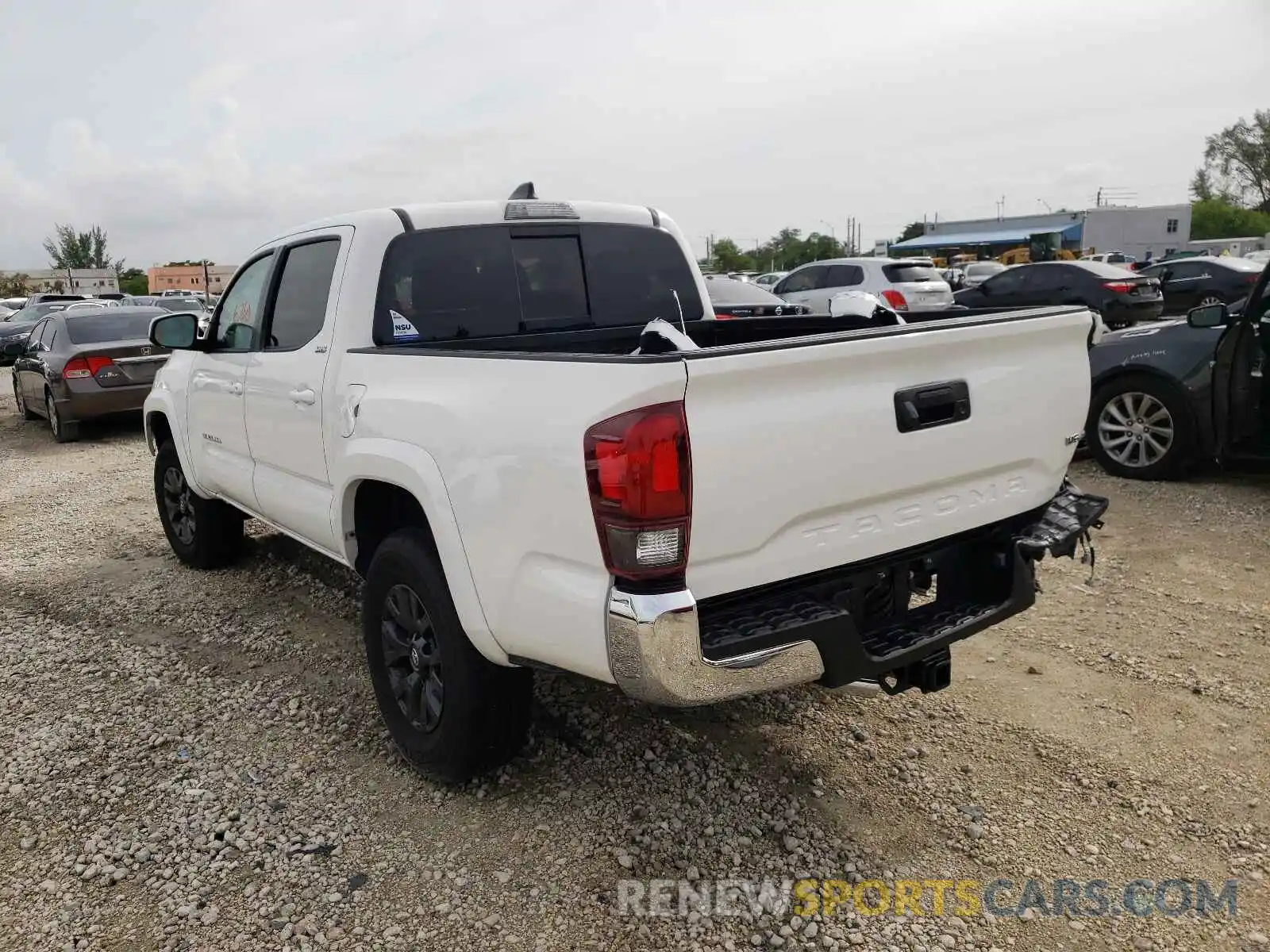 3 Фотография поврежденного автомобиля 3TYAZ5CN1LT002327 TOYOTA TACOMA 2020