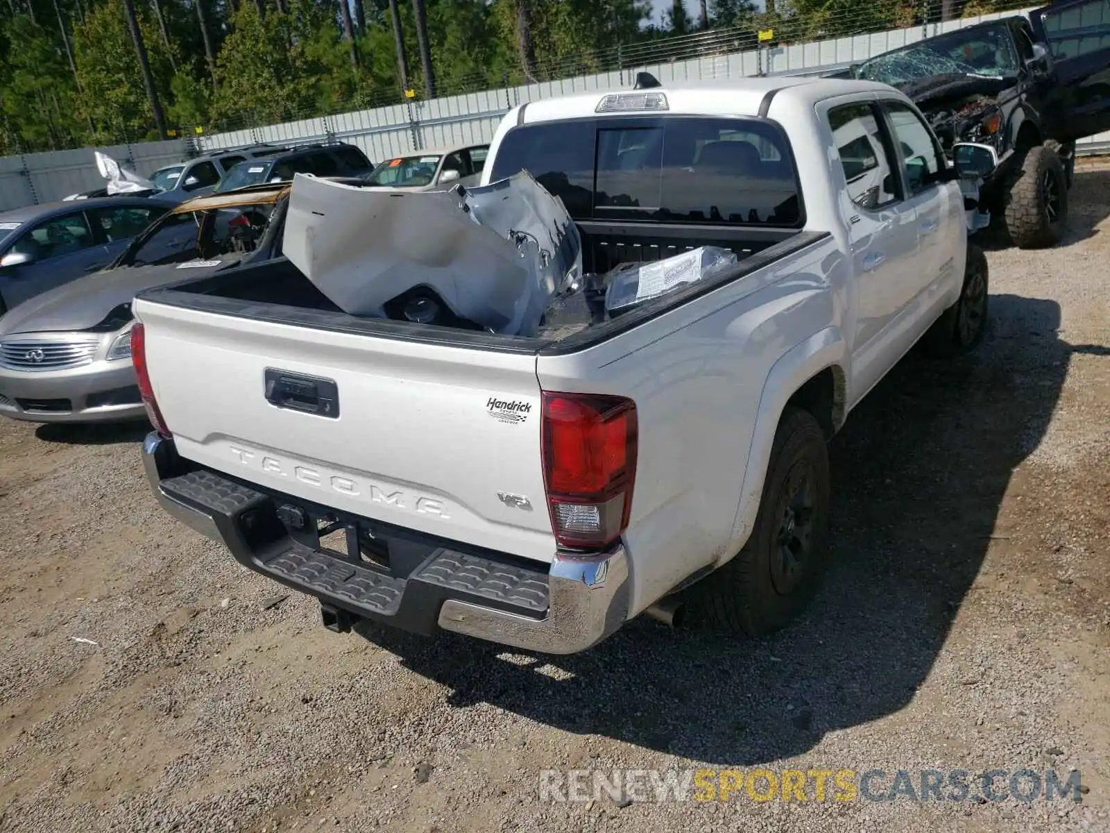 4 Photograph of a damaged car 3TYAZ5CN5LT000600 TOYOTA TACOMA 2020