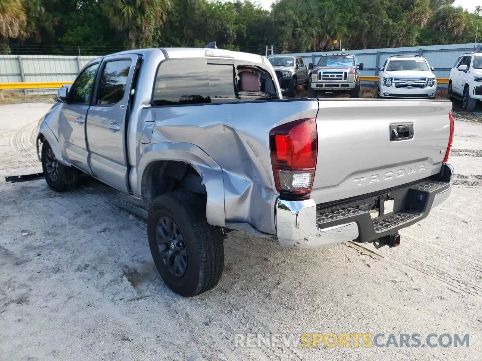 3 Photograph of a damaged car 3TYAZ5CN6LT001707 TOYOTA TACOMA 2020