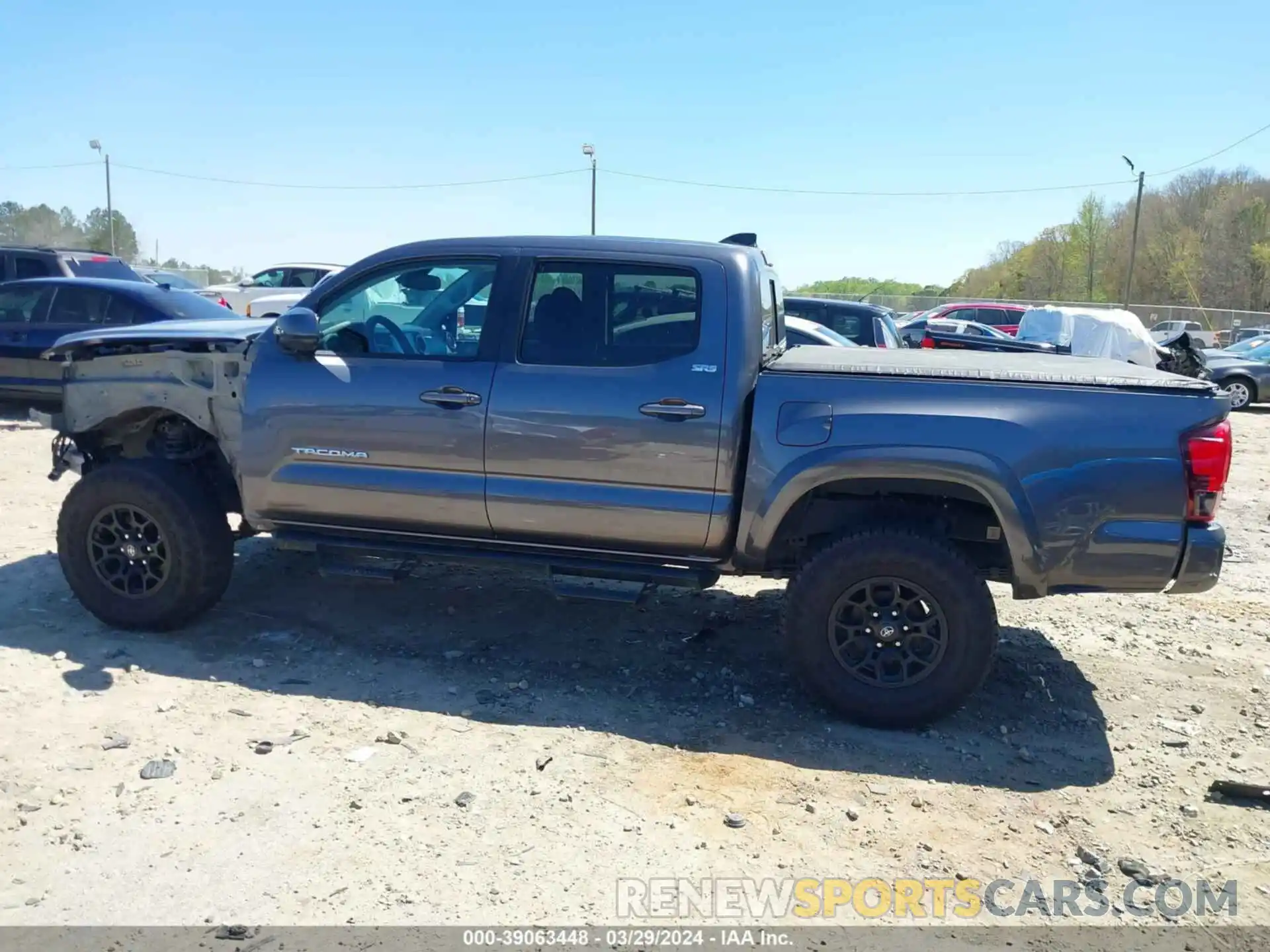 15 Photograph of a damaged car 3TYAZ5CNXLT000687 TOYOTA TACOMA 2020