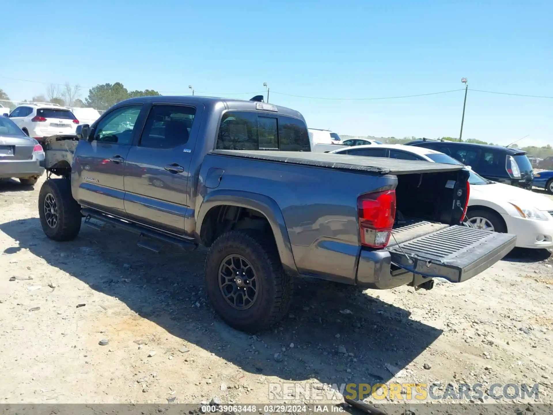 3 Photograph of a damaged car 3TYAZ5CNXLT000687 TOYOTA TACOMA 2020