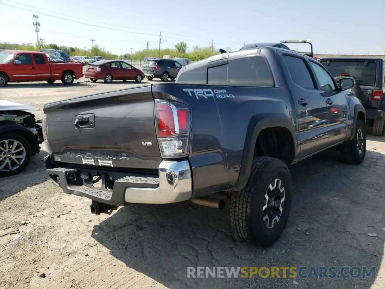 4 Photograph of a damaged car 3TYAZ5CNXLT001371 TOYOTA TACOMA 2020