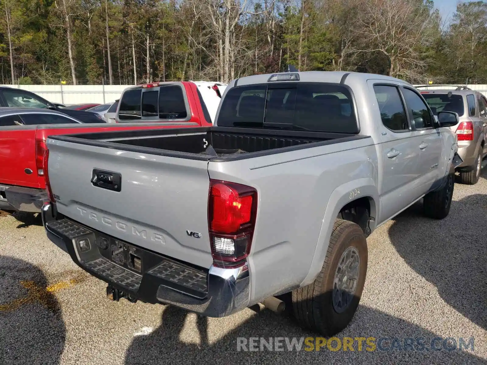 4 Photograph of a damaged car 3TYAZ5CNXLT001600 TOYOTA TACOMA 2020