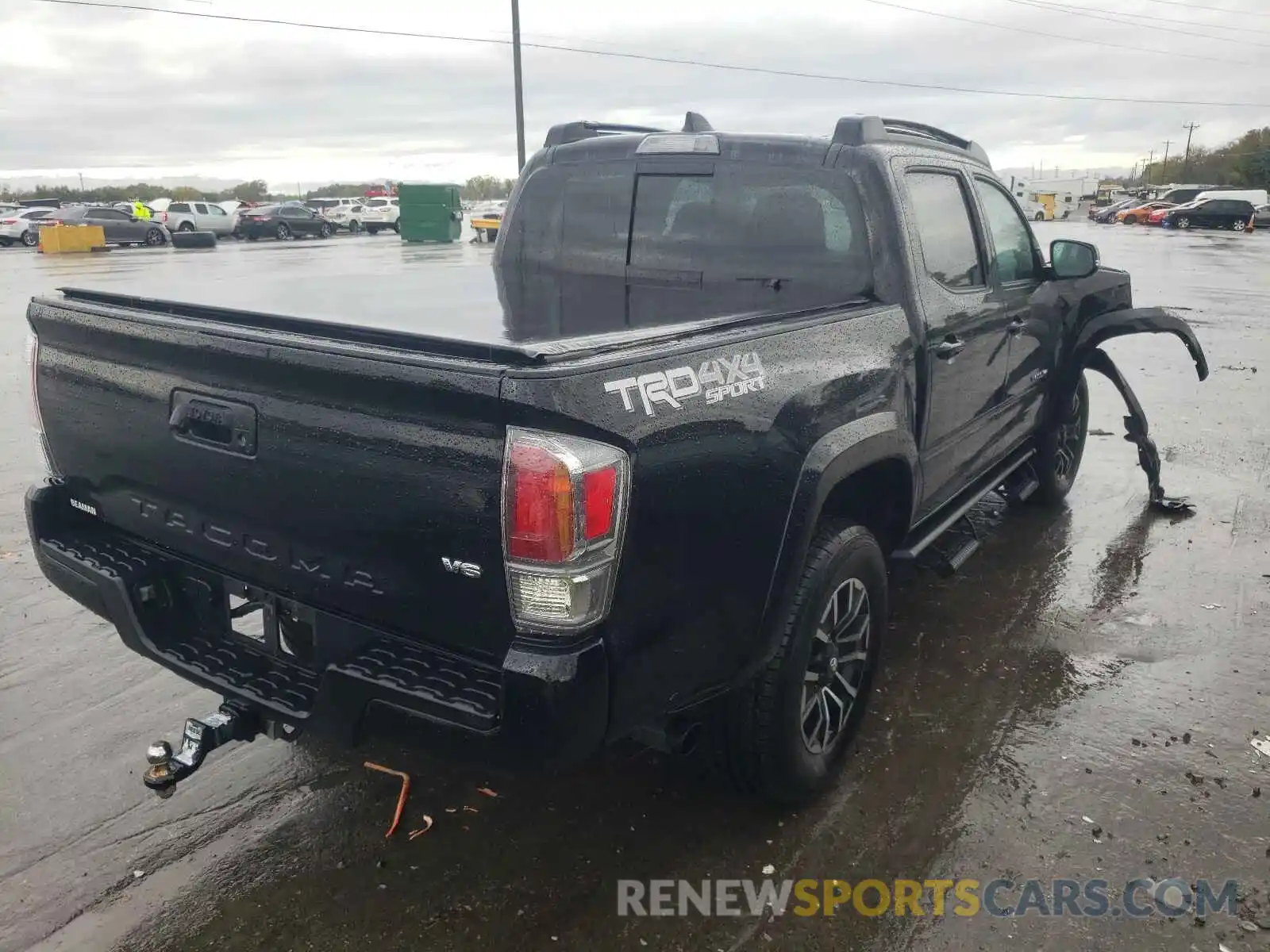 4 Photograph of a damaged car 3TYCZ5AN1LT005708 TOYOTA TACOMA 2020