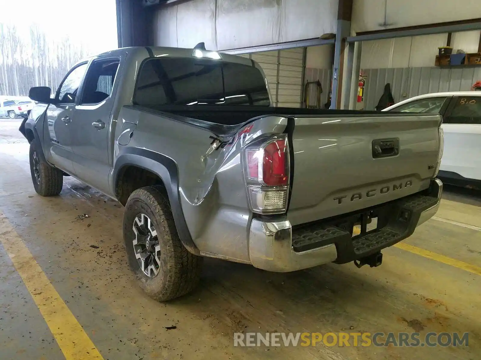 3 Photograph of a damaged car 3TYCZ5AN3LT004219 TOYOTA TACOMA 2020